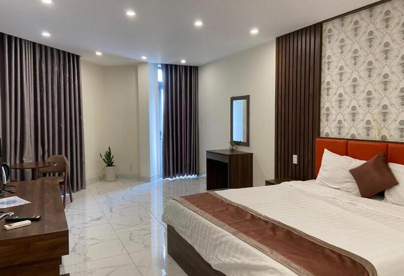 اتاق لوکس, Hoang Trieu Marina Thu Dau Mot