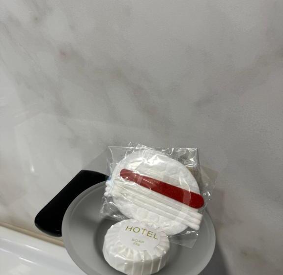 اتاق استاندارد چهارنفره با بالکن, Mon Invite