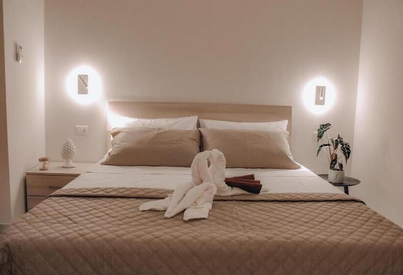 اتاق استاندارد چهار تخته, Vicoletto Fiorito