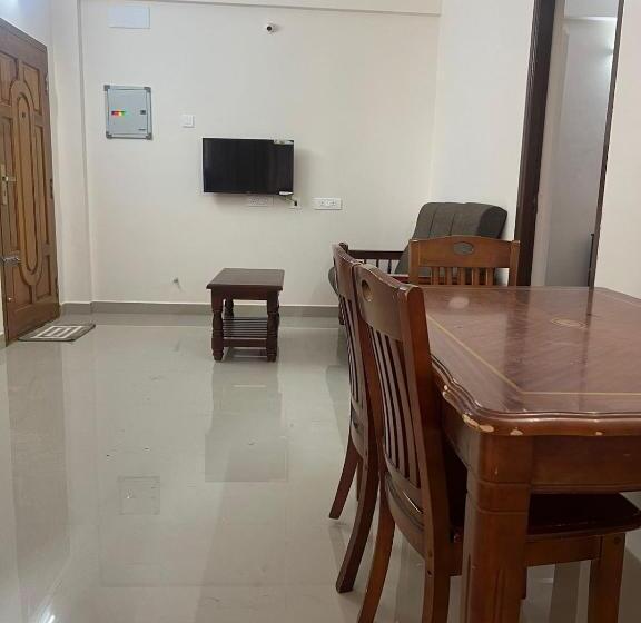 Апартаменты 2 Спальни, Aishwaryam Service Apartment
