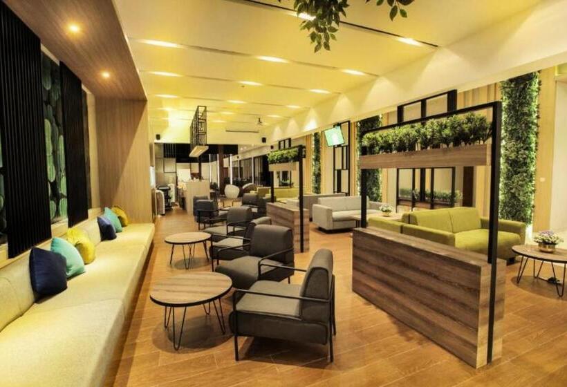 Номер Superior Кровать Кинг, Amani Suite And Apartment Zn41