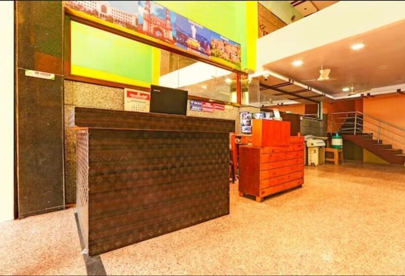 带大床的豪华间, O On Green Residency