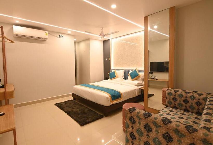 Полулюкс, Kp Hotels