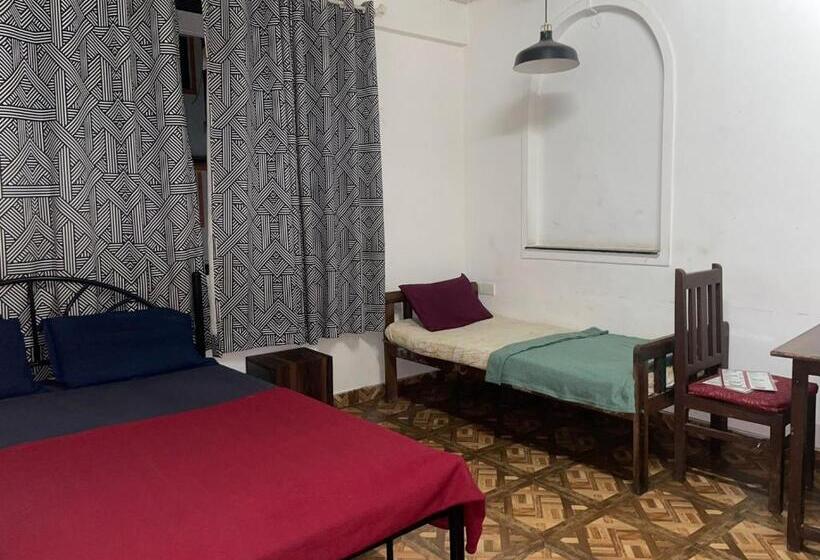 家庭工作室, Royal 4bhk Private Villa