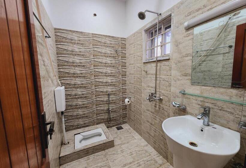 اتاق سوپریور با تخت بزرگ, Motorway Majesty Lodges   Near Islamabad International Airport & Motorway