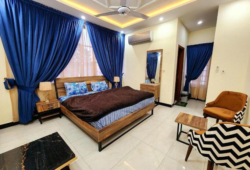 اتاق سوپریور با تخت بزرگ, Motorway Majesty Lodges   Near Islamabad International Airport & Motorway