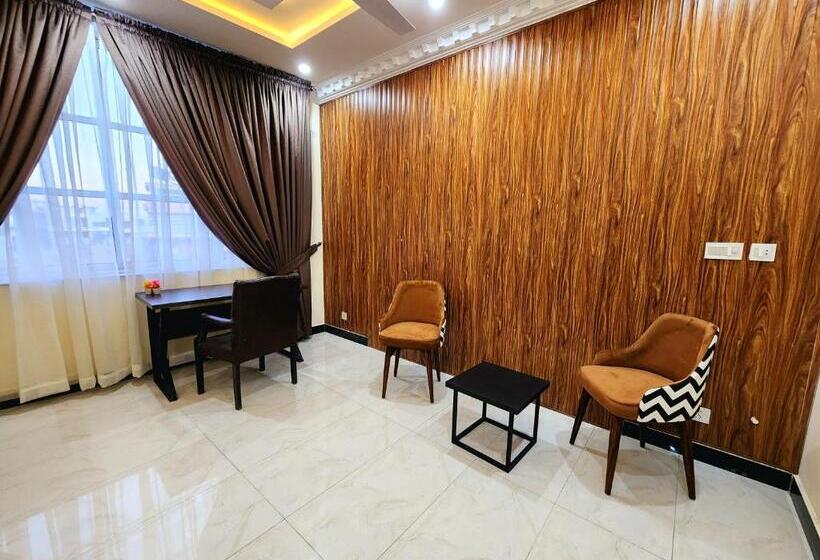 اتاق لوکس, Motorway Majesty Lodges   Near Islamabad International Airport & Motorway