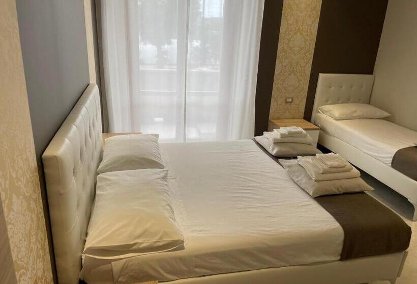 Трехместный Номер Стандарт с Балконом, Nonna Mina B&b