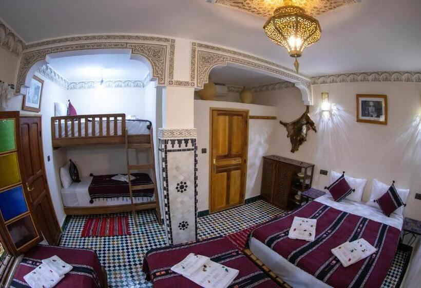 اتاق لوکس خانوادگی, Dar Elhaja Rahma