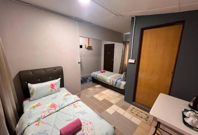 Номер Стандарт, Putra Sentosa Retreat Camp, Sematan