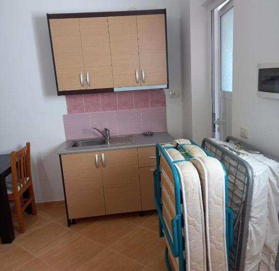 اتاق استاندارد, Dane Apartment
