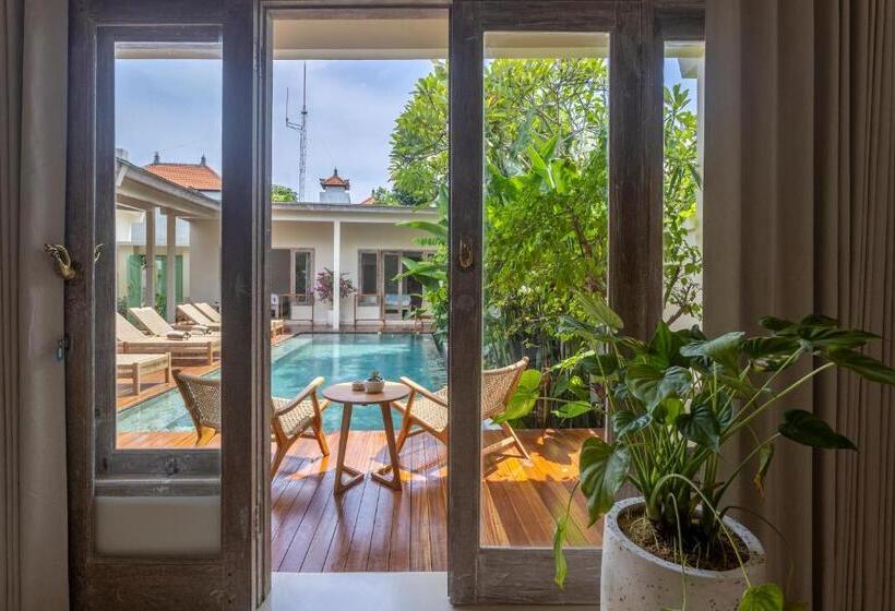 Номер Стандарт Вид на Бассейн, Riyuri Guesthouse