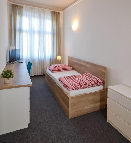 חדר משפחתי חדר אמבטיה משותף, Stodolní Apartment