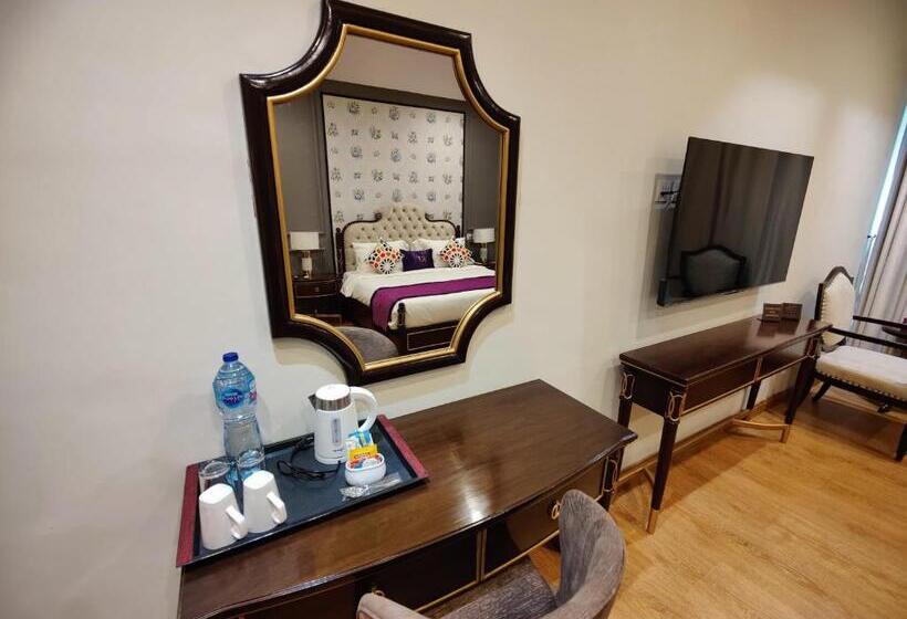 سوییت اجرایی, Rt Grace Royal Taj Hotel Sukkur
