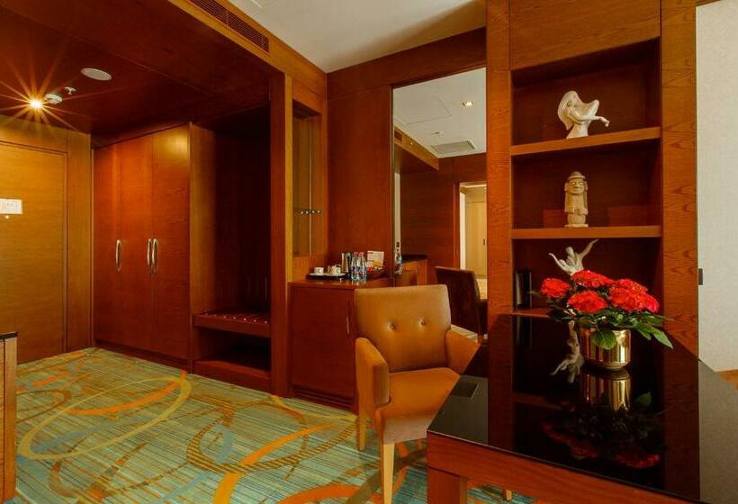 جناح إدارى, Movenpick Winter Park Baku