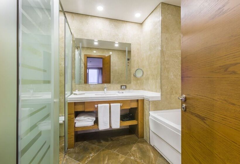 جناح إدارى, Movenpick Winter Park Baku