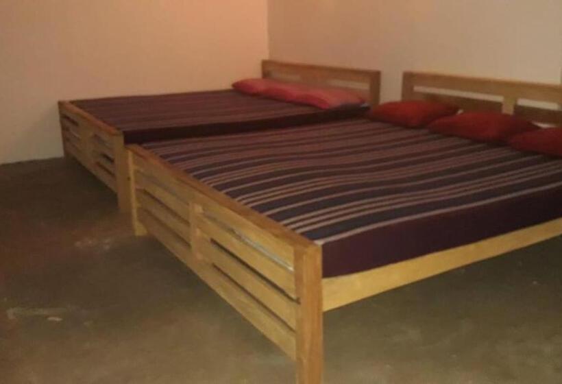 اتاق استاندارد سه نفره, Anuhas Family Resort & Water House
