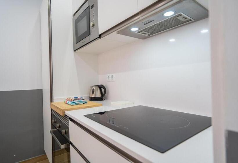 Апартаменты 2 Спальни, Orlando 85 Complex   Costa Adeje
