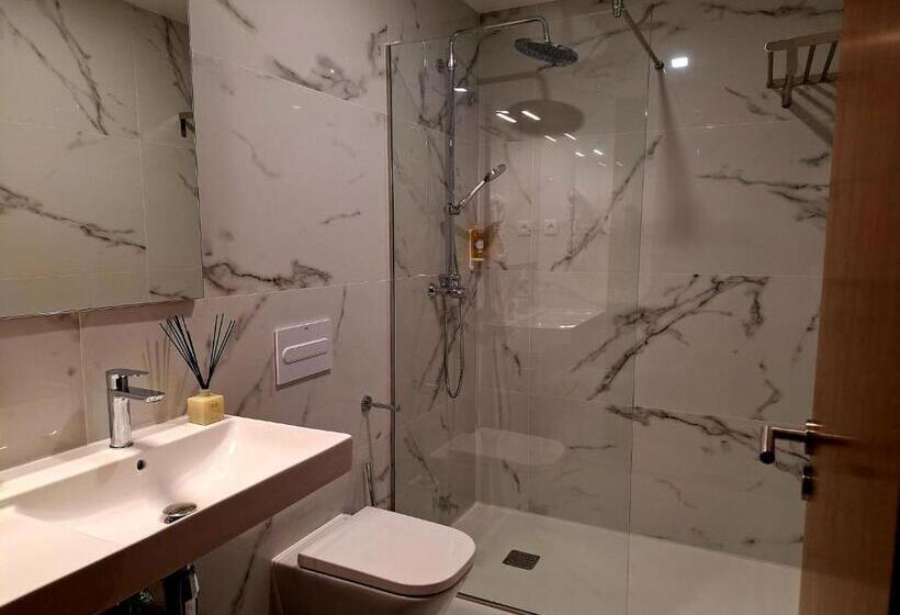 Четырехместный Номер Стандарт, 3m Hostel & Suites