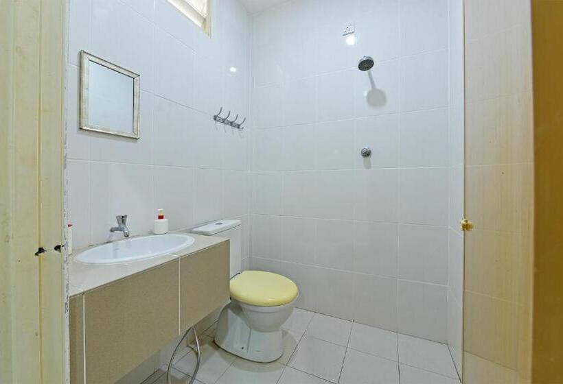 Трехместный Номер Deluxe, Oyo 90879 Eleven Inn