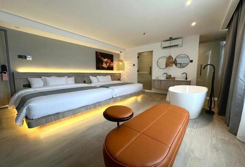 Family Suite, Theatre