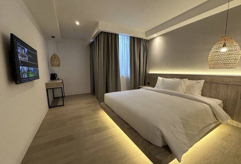 Номер Deluxe, Theatre