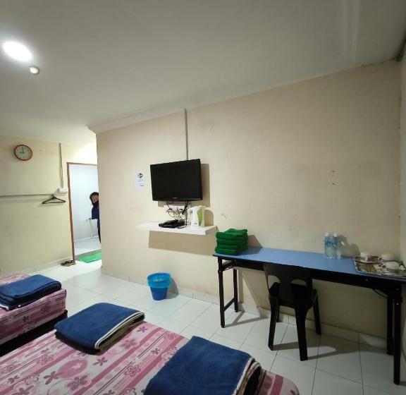 Трехместный Номер Deluxe, Oyo 90895 Hotel Ikia