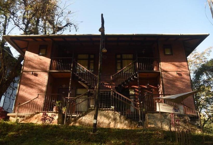 اتاق استاندارد با بالکن, Red Panda Jungle Camp   A Unit Of Davinchi Homes Pvt Ltd