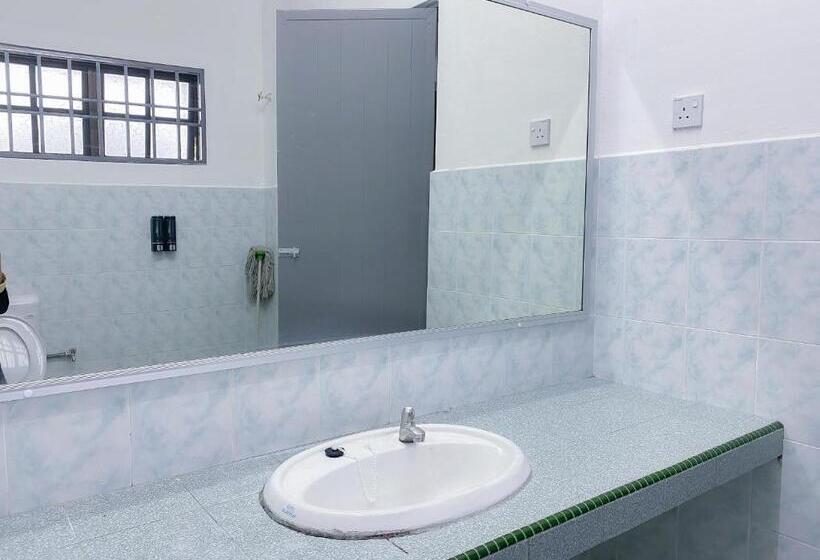 Номер Стандарт с Балконом, Venice Guest Hostel   Bilik Sahaja