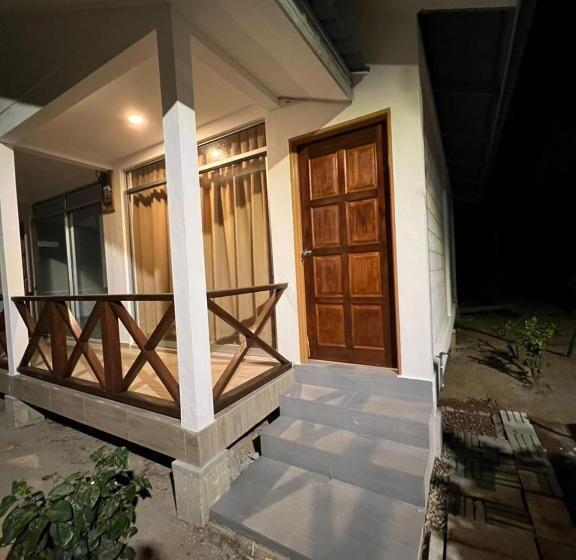 اتاق لوکس با چشم‌انداز دریا, Dumba Bay Tioman