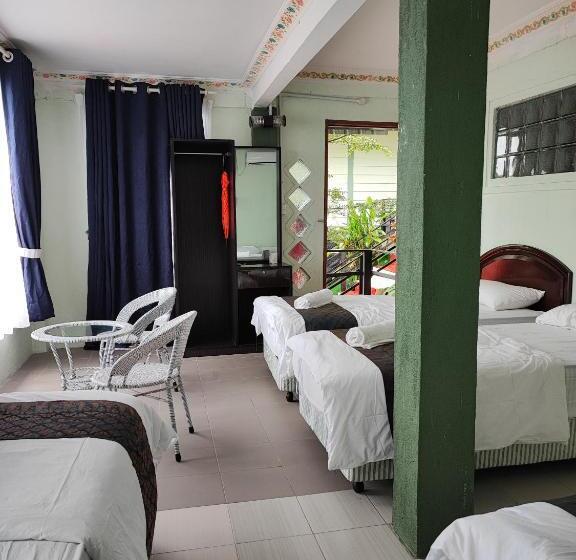 スタンダードトリプルルーム, Perhentian Chomel Chalet