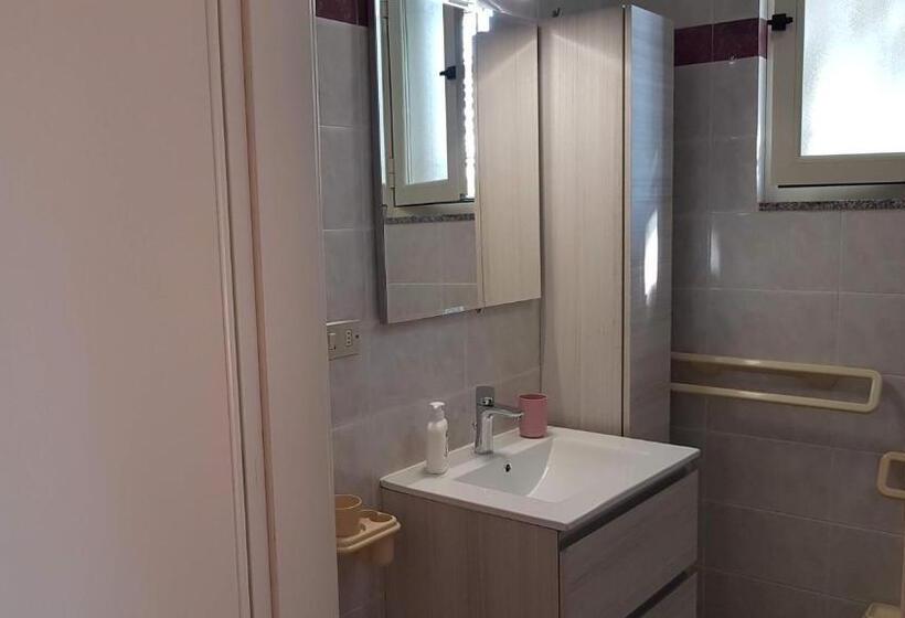 آپارتمان 1 خوابه با تراس, Case Vacanze A Torre San Giovanni