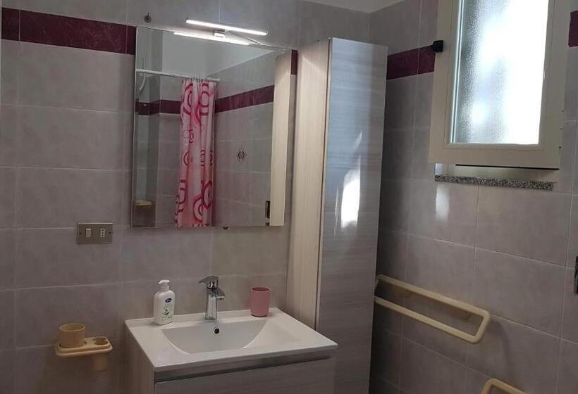 آپارتمان 1 خوابه با تراس, Case Vacanze A Torre San Giovanni