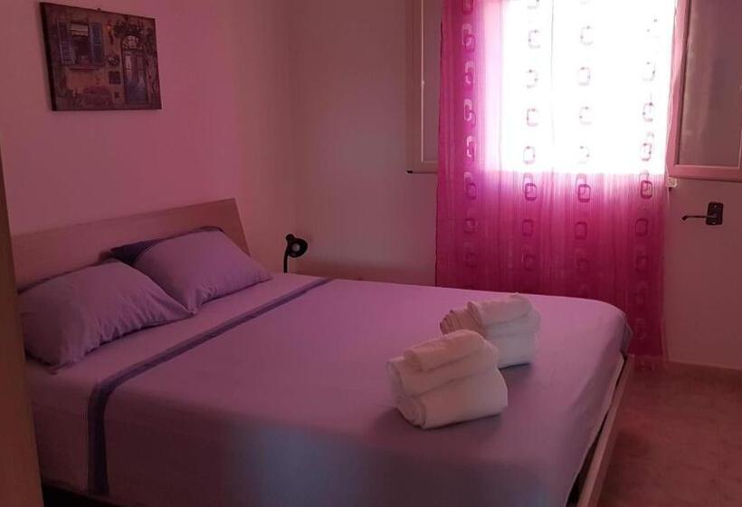 آپارتمان 1 خوابه با تراس, Case Vacanze A Torre San Giovanni