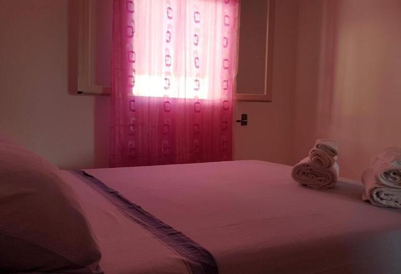 آپارتمان 1 خوابه با تراس, Case Vacanze A Torre San Giovanni