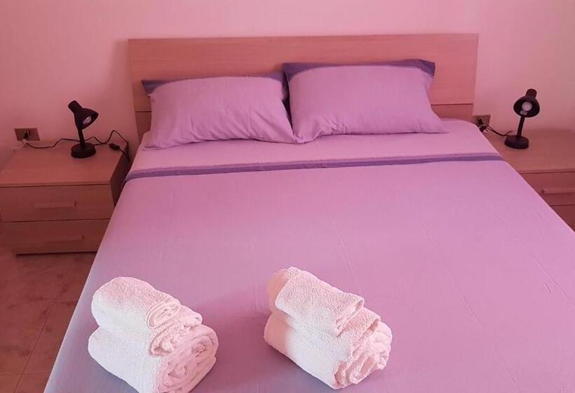 آپارتمان 1 خوابه با تراس, Case Vacanze A Torre San Giovanni
