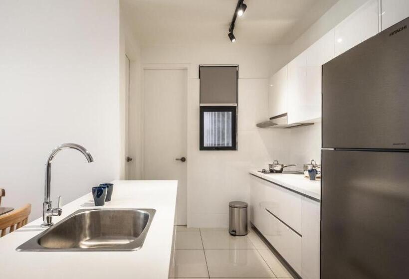 Апартаменты 3 Спальни, H20 Residence Ara Damansara By Airhost