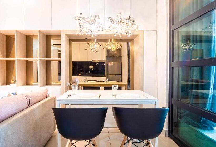 Студия Deluxe, H20 Residence Ara Damansara By Airhost
