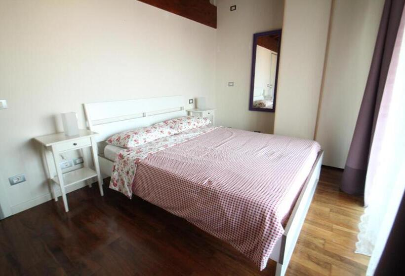 1 Bedroom Apartment Lake View, Villa Paola