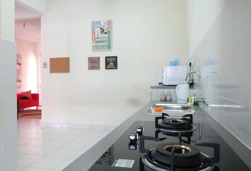 Дом 3 Спальни, Dillenia Nilai Homestay