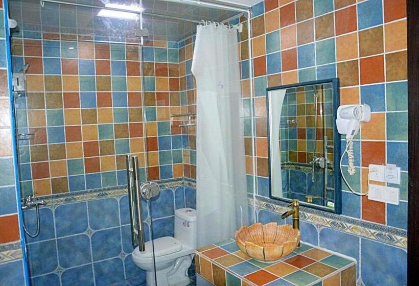 Кровать в Общей Комнате, Qiannuo Youth Hostel