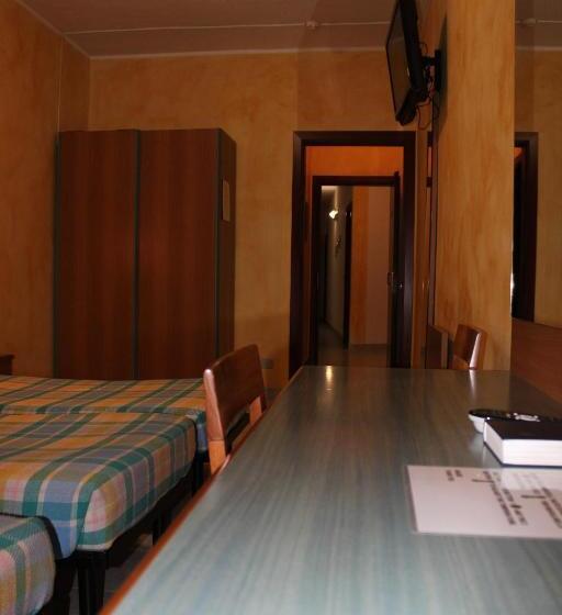 Номер Стандарт Трехместный, Albergo Napoleone