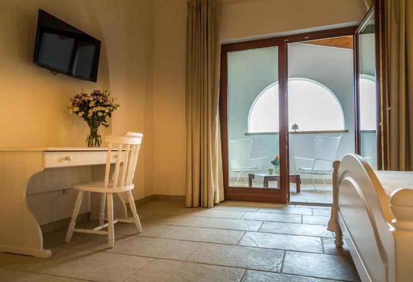 Полулюкс Одноместный с Террасой, Masseria Martellotta