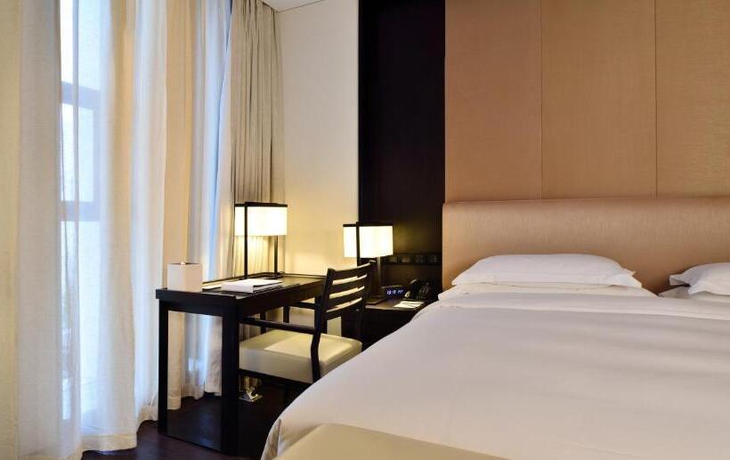 سوییت لوکس, Wuhan Ziyuan