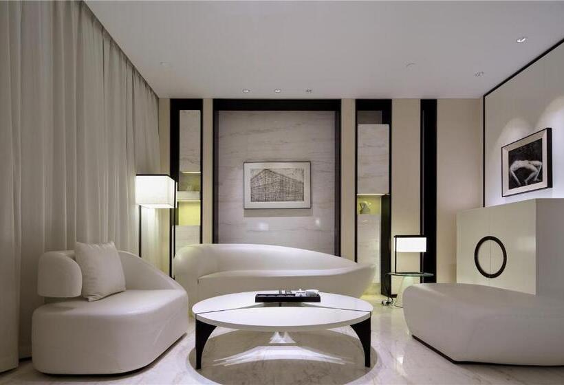 سوییت لوکس, Wuhan Ziyuan