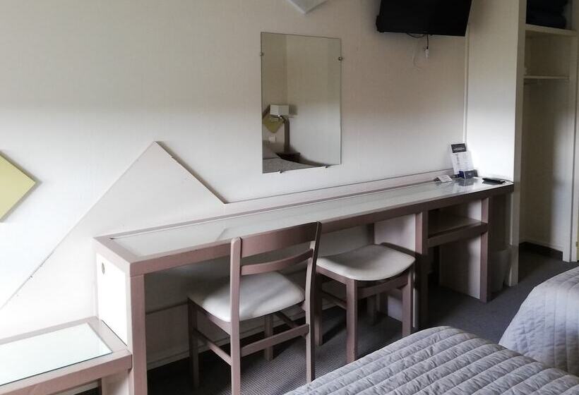 Четырехместный Номер Стандарт, Abor Hôtel, Mont De Marsan
