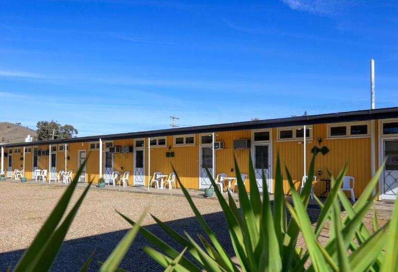 Семейный Номер, Bushmans Retreat Motor Inn