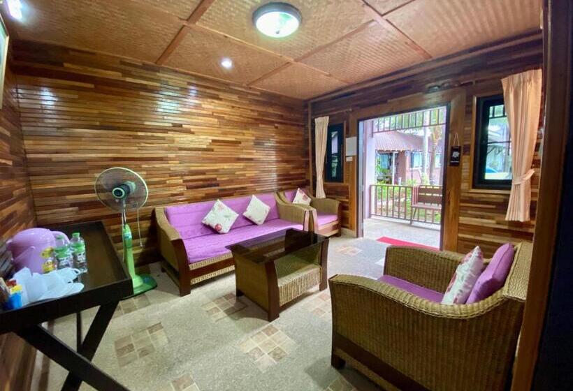 Четырехместный Номер Стандарт, Baan Soontree Resort
