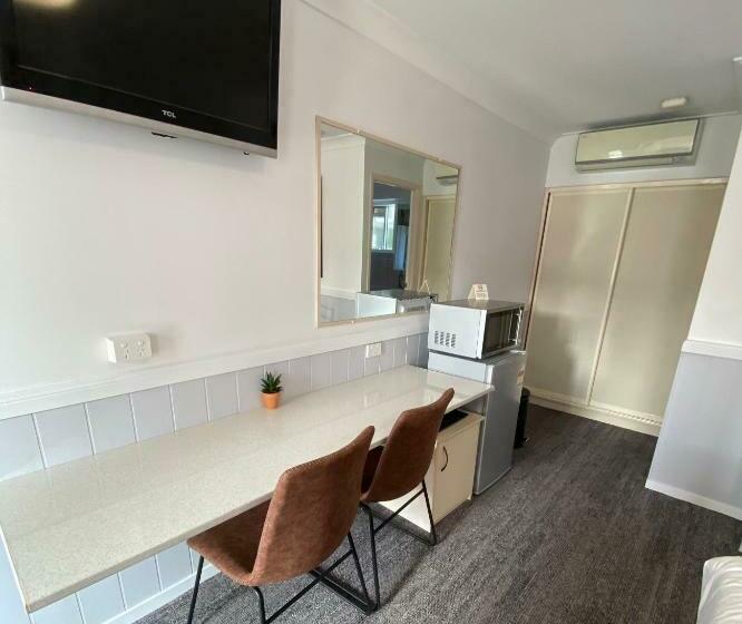 Номер Стандарт, Centre Point Midcity Motor Inn