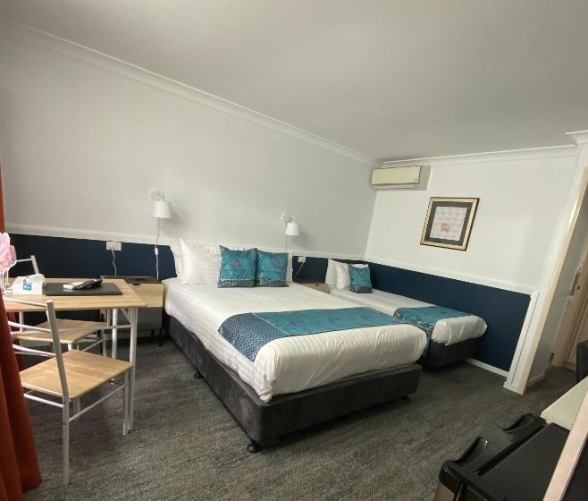 Семейный Номер, Centre Point Midcity Motor Inn